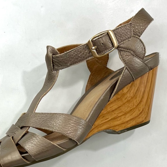 Clarks Artisan Women’s Wedge Strappy Leather Sandals - Picture 7 of 9